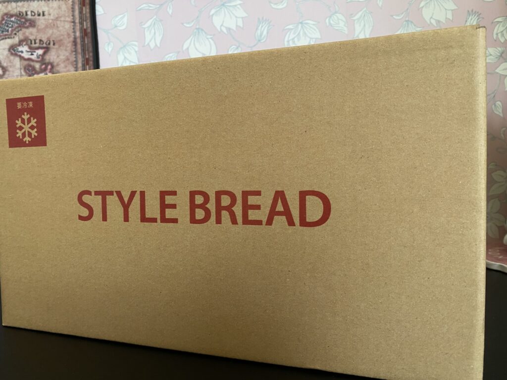 スタイルブレッドの段ボール