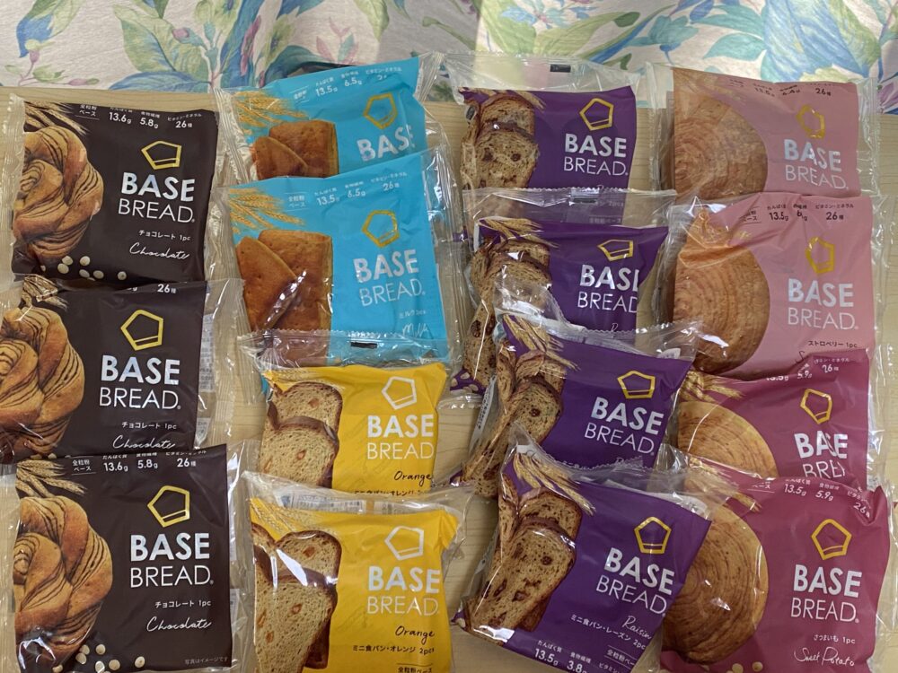ベースフードの初回「パンセット14袋入り」の中身