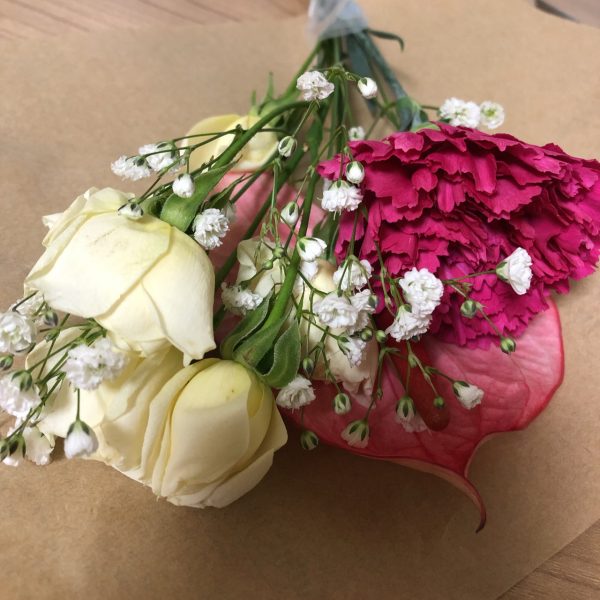 パッケージから取り出した花束たち