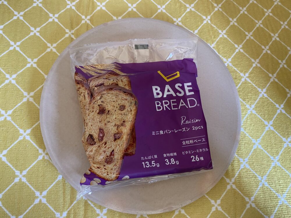 ベースブレッドの人気食パンレーズン味