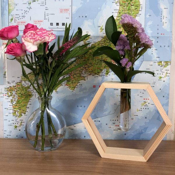 100円均一で買ってきた花瓶でお花の定期便ブルーミーを楽しむ