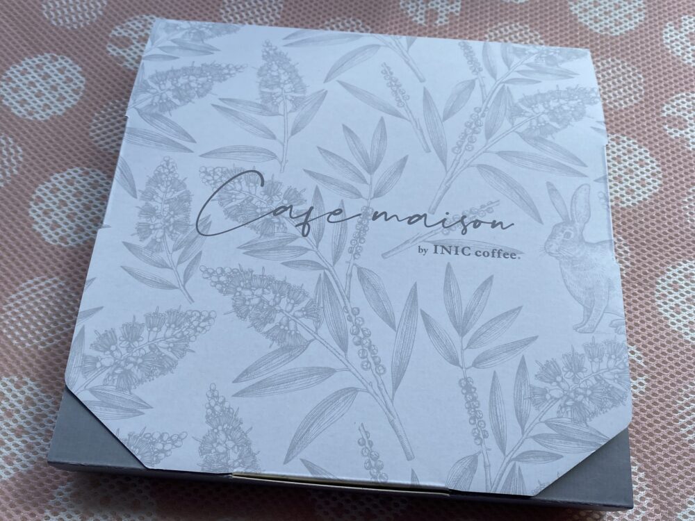コーヒーとお菓子の定期便カフェメゾンが届いた