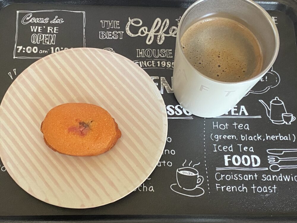 イニックコーヒーとおやつのペアリング（カフェメゾン3月号に入っていたさくらけーき）