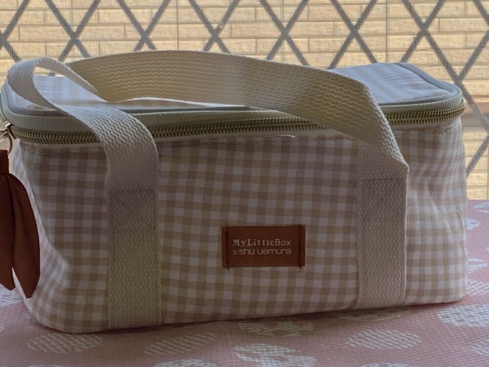 マイリトルボックスに入っていたシュウウエムラコラボのバニティバッグ