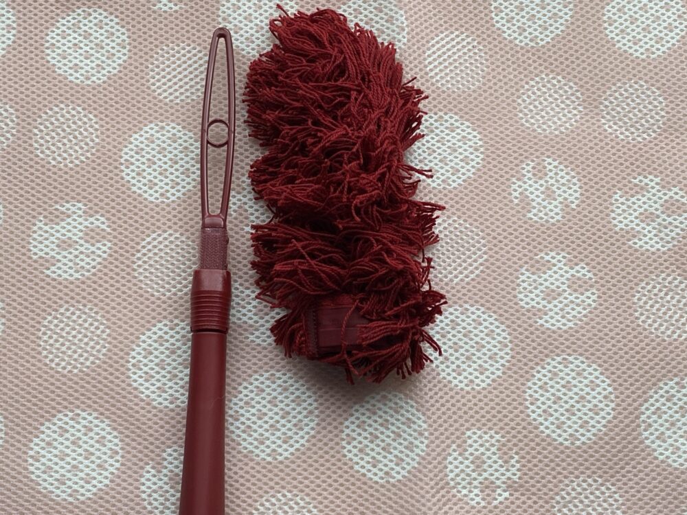 ダスキンモップは取り付けカンタン。こちらはハンディタイプ