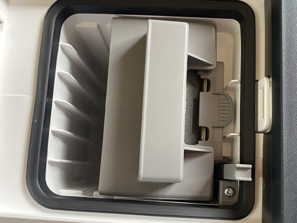 ダスキンクリーナー、結構ごみ入る紙パック