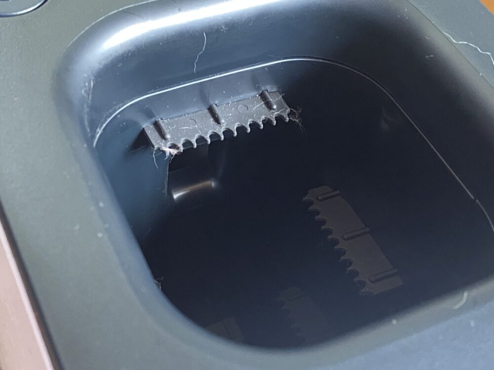 ダスキンクリーナーのごみを吸い取る口