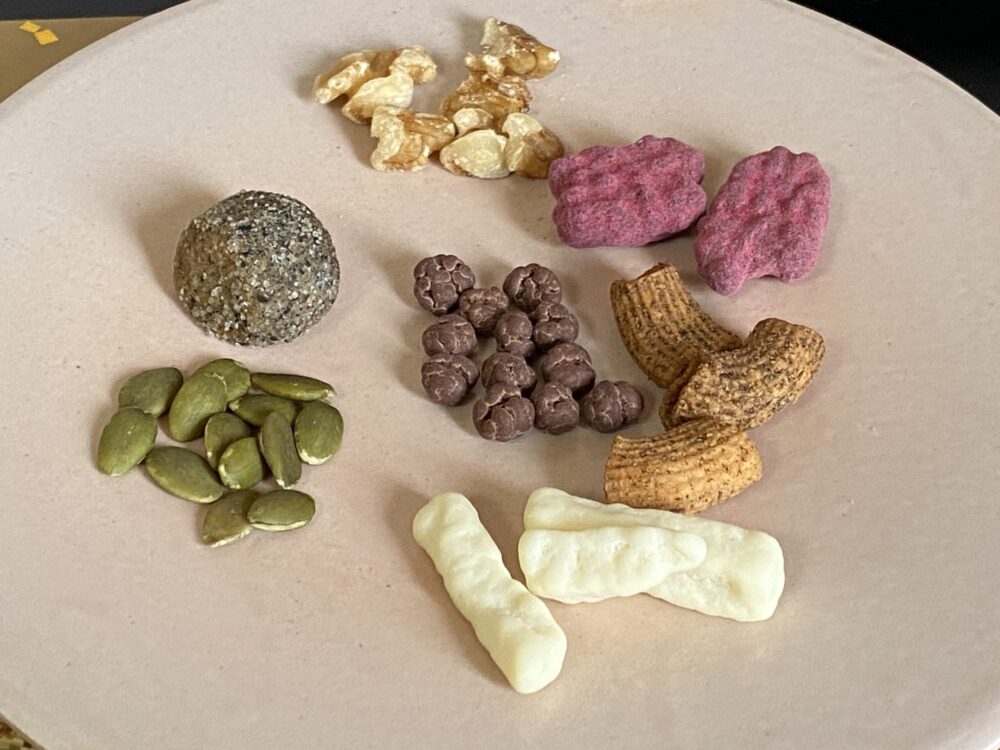 おやつの定期便タマラボ4月号のおやつたち