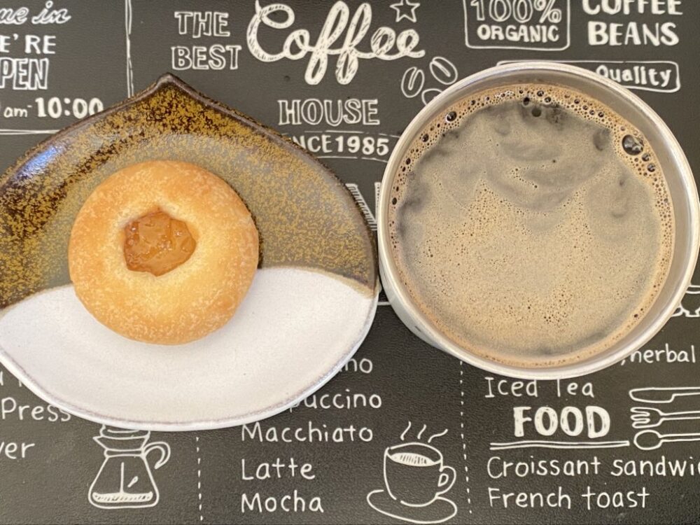 はなやかなもものジュレとイニックコーヒーの組み合わせは最高