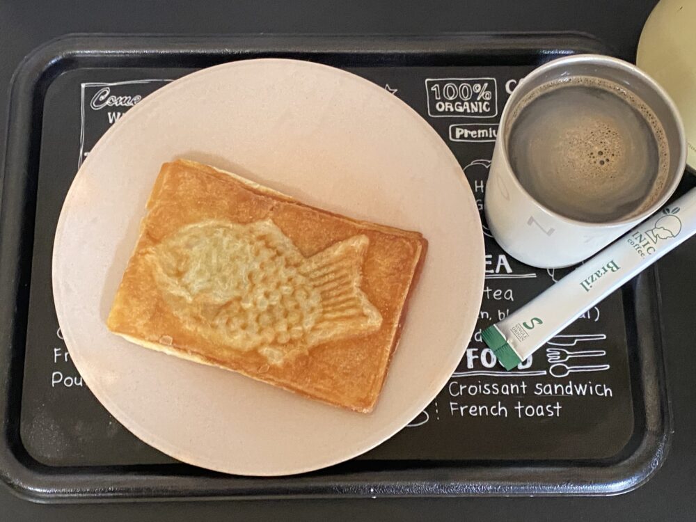 クロワッサンたい焼きとイニックコーヒーのペアリング