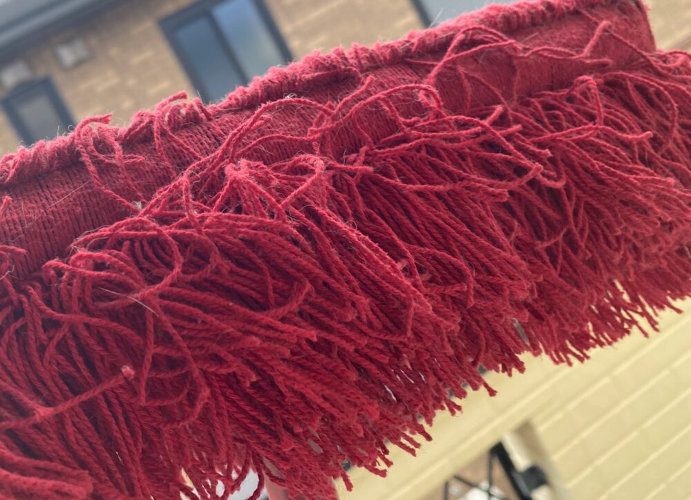 掃除機でごみをある程度吸い取ったダスキンモップ