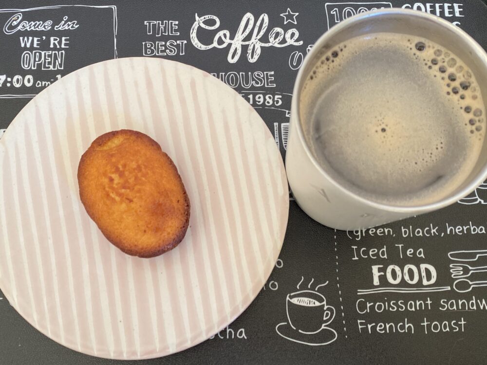 イニックコーヒーシーズンブレンド「スプリング」といただくフィナンシェオヤツタイム