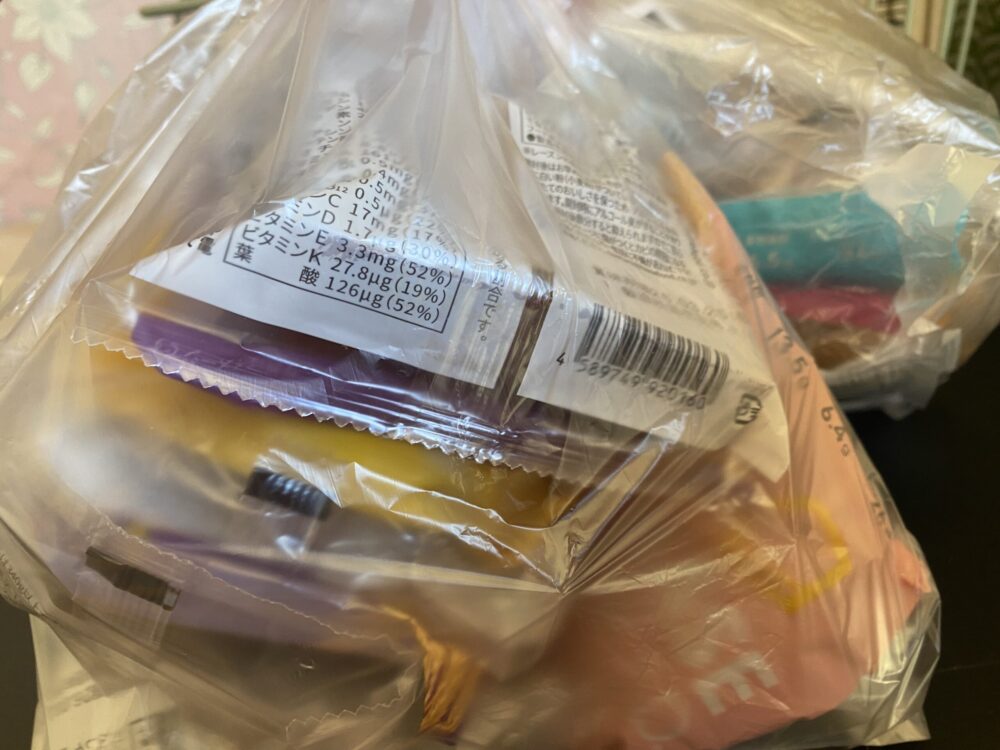 ベースブレッドを冷凍前に袋に複数入れてる