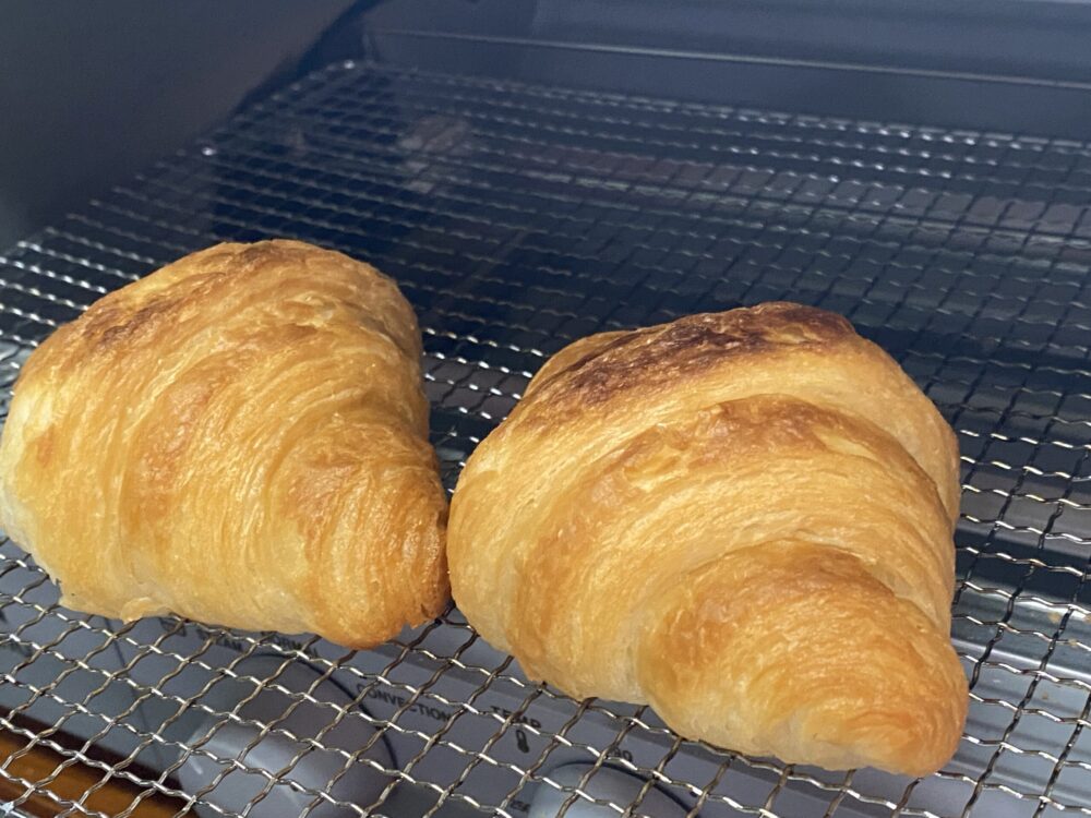 焼き立てのクロワッサンはサクサクでおいしい