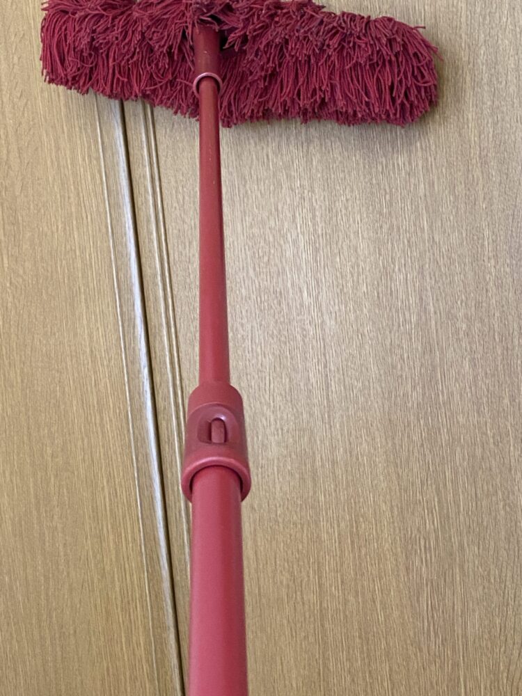 ダスキンモップでお掃除画像